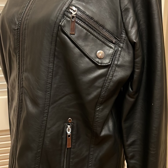 Apt 9 Faux Leather Moto Jacket in Black, Size Large, EUC - Picture 7 of 17